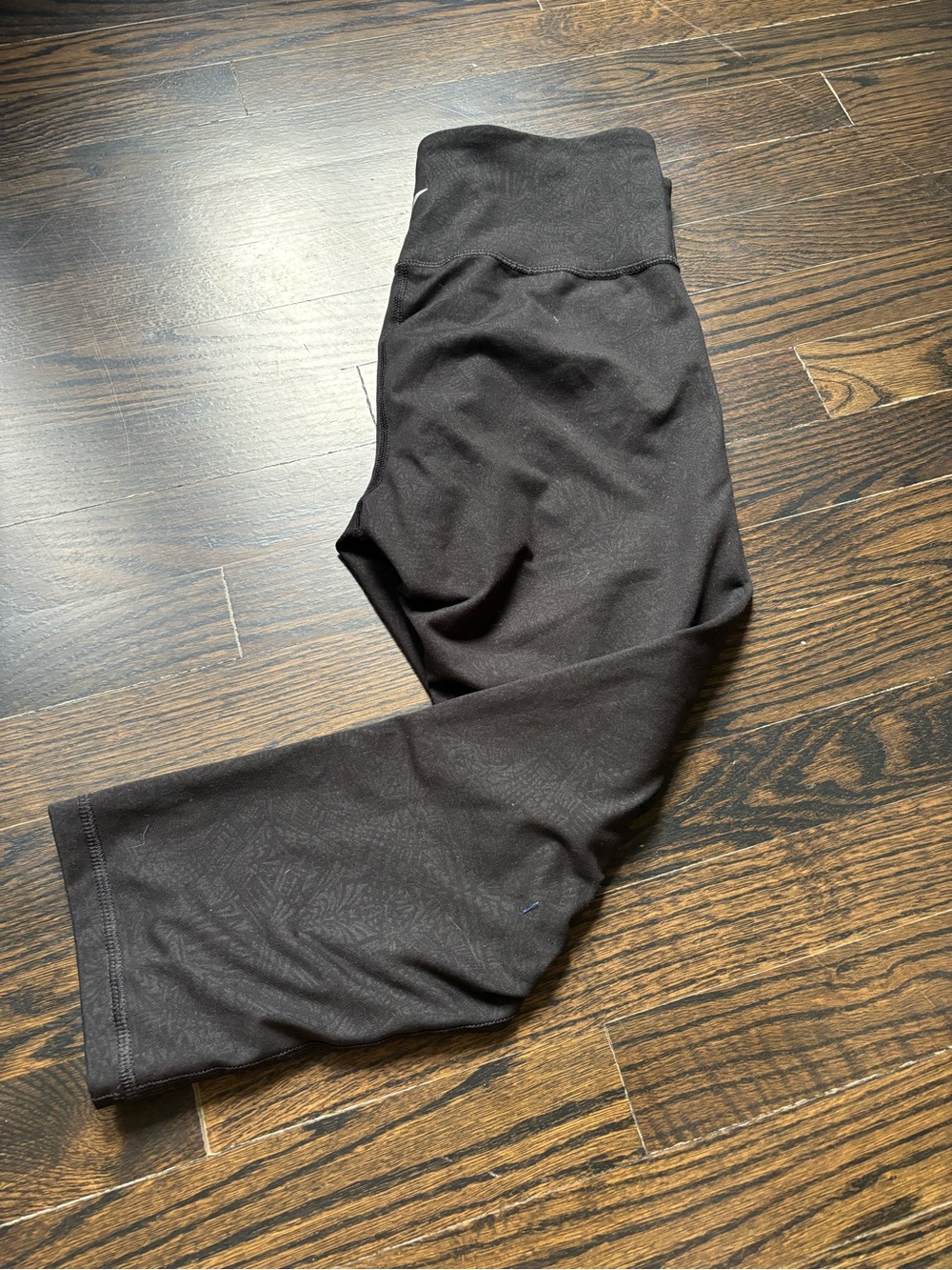 Black Capri patterned Leggings